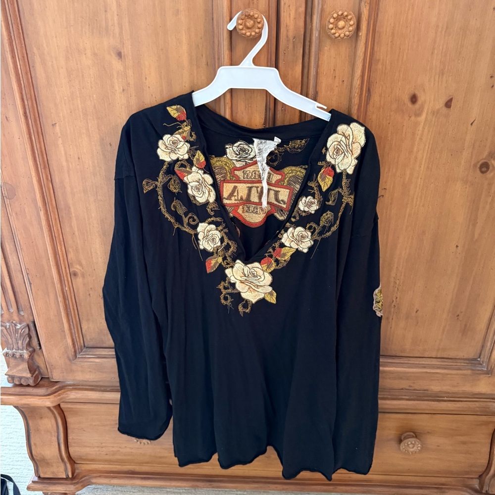 Johnny Was CottonBlack Floral Embroidered Women's Top. New but no tags .